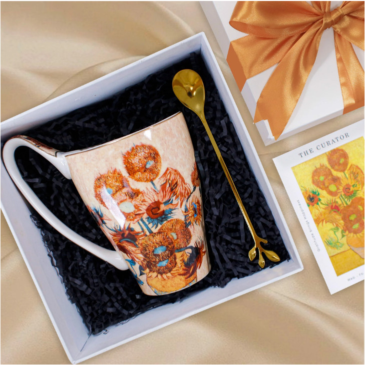 Hộp quà tặng ly Van Gogh và thìa tinh tế - buộc ruy băng bên ngoài