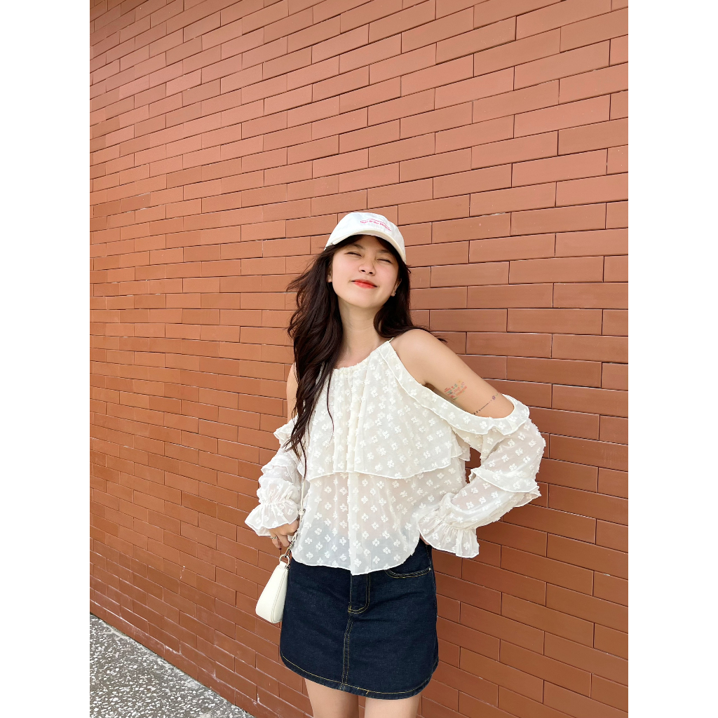 Áo yếm bèo form rộng điểm nhấn khoét vai cột nơ phía sau xinh xắn Lami Top  - Sibling House