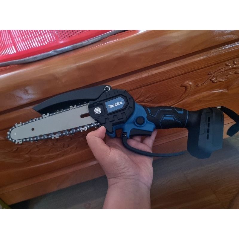 Thân máy cưa xích dùng pin Makita động cơ mạnh sử dụng chân phổ thông