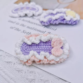 Kẹp tóc màu tím bằng len handmade