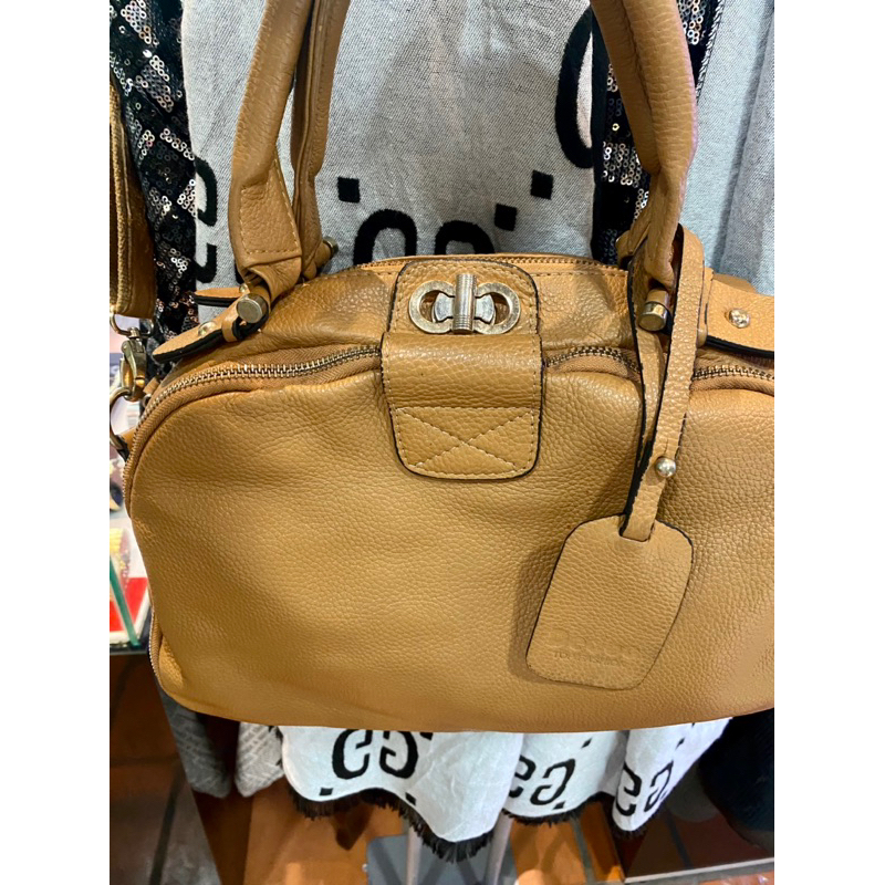 •Túi  si da thật như hình -  đã qua sử dụng -Vui lòng đọc kỹ mô tả ạ•