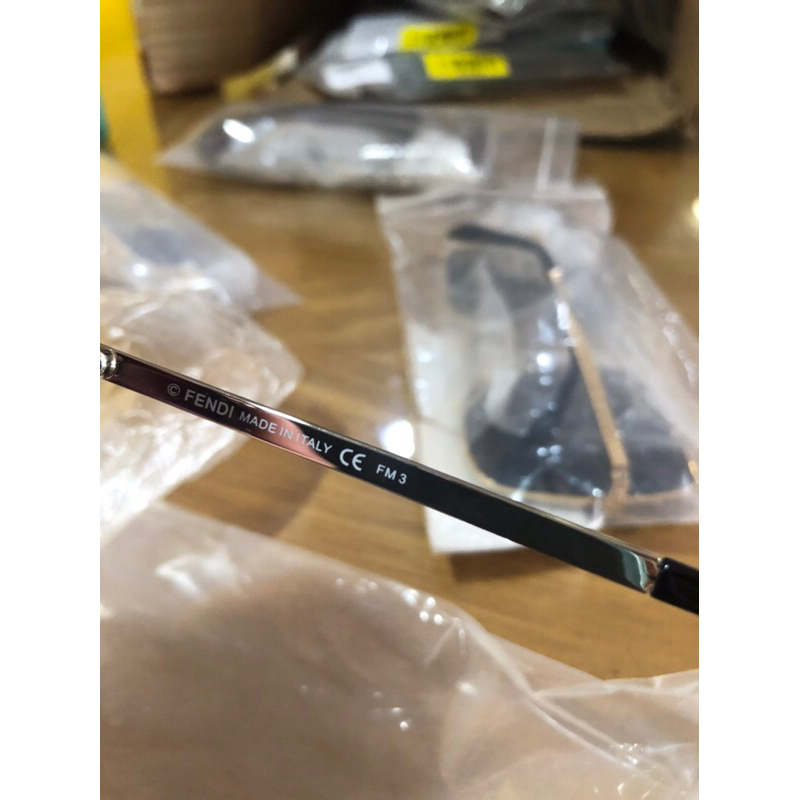 Kinh si hiệu tuyển nhật unisex