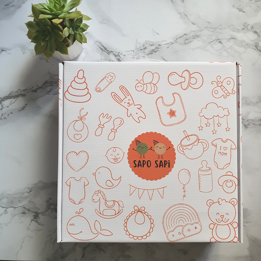 Set quà tặng đầy tháng - Happy Meal Time - Economy 4 món - khay ăn dặm chia ngăn, đế hút chân không chống đổ, yếm ăn dặm