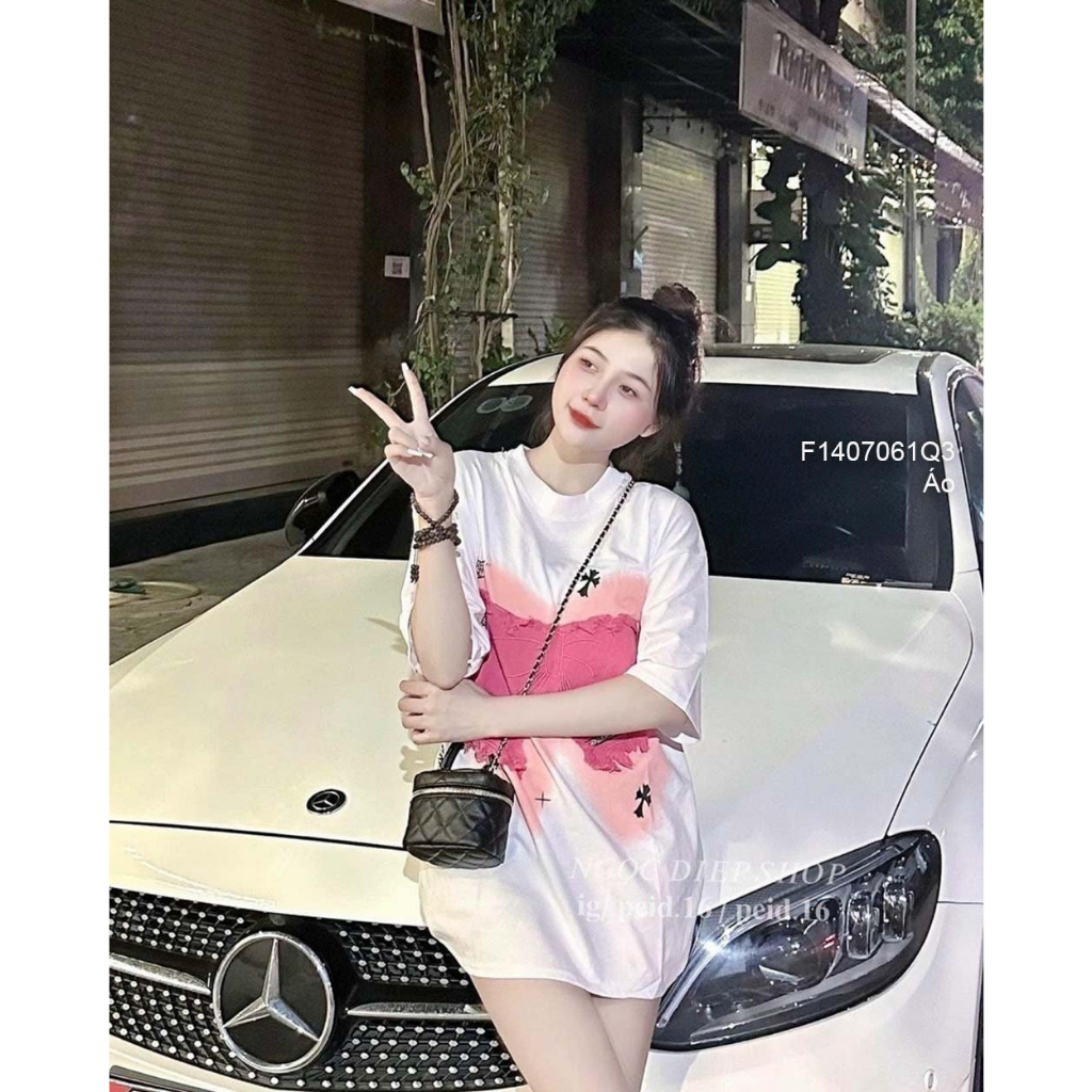 Áo thun form rộng phối hình nơ hồng in hình chữ thập tay con hàng đẹp!