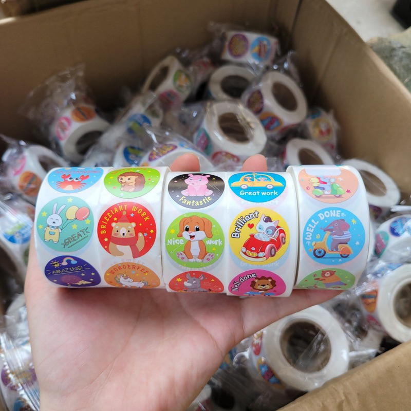 Cuộn 500 miếng dán sticker ngẫu nhiên
