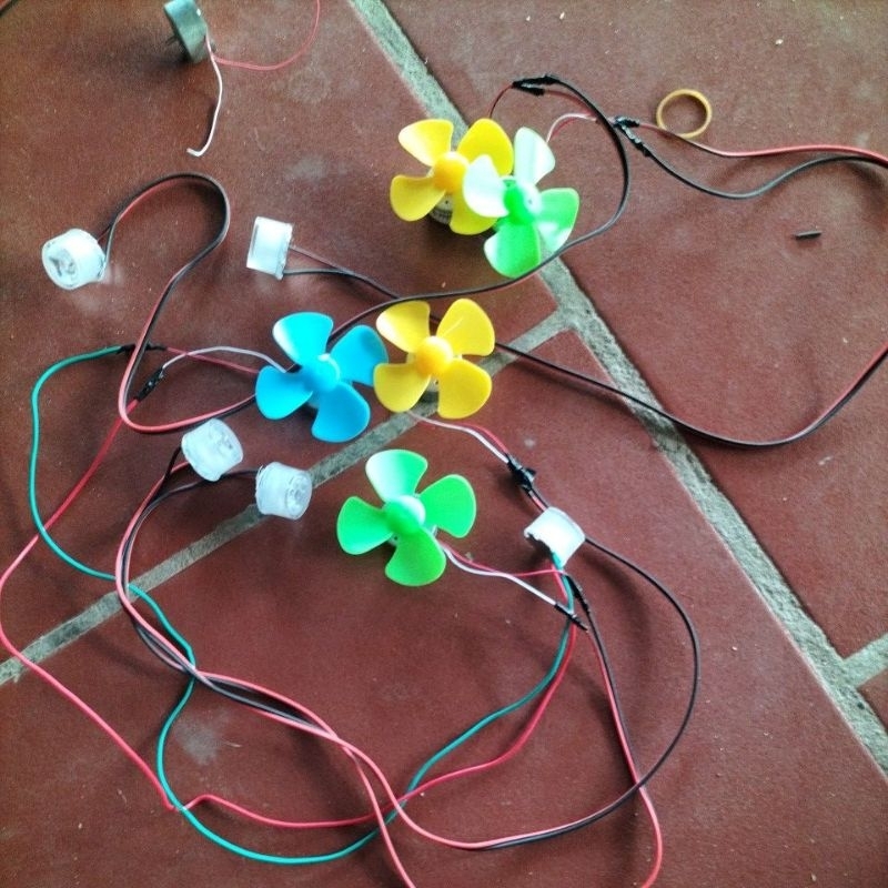 Đèn quạt gió 1 mầu lắp diều