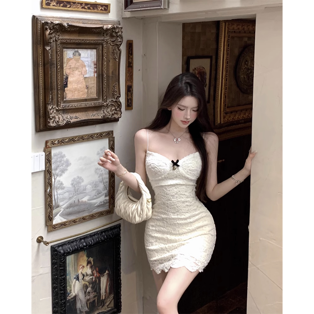 Đầm ngắn Julia hai dây ren trắng cúp ngực sexy