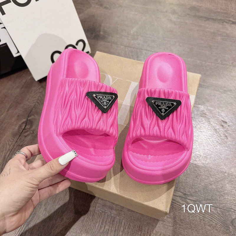 Dép Bánh Mì Xuồnh Nhựa Khoá Sang Êm Đẹp