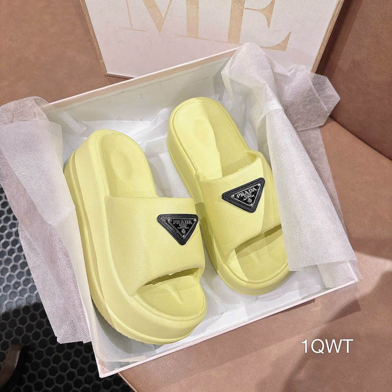 Dép Bánh Mì Xuồnh Nhựa Khoá Sang Êm Đẹp