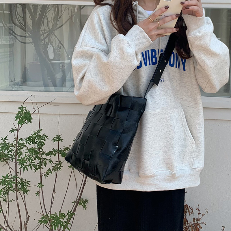 Túi xách nữ đeo chéo đan vuông đeo vai công sở đi làm đi chơi đẹp da PU ROSASO TX08