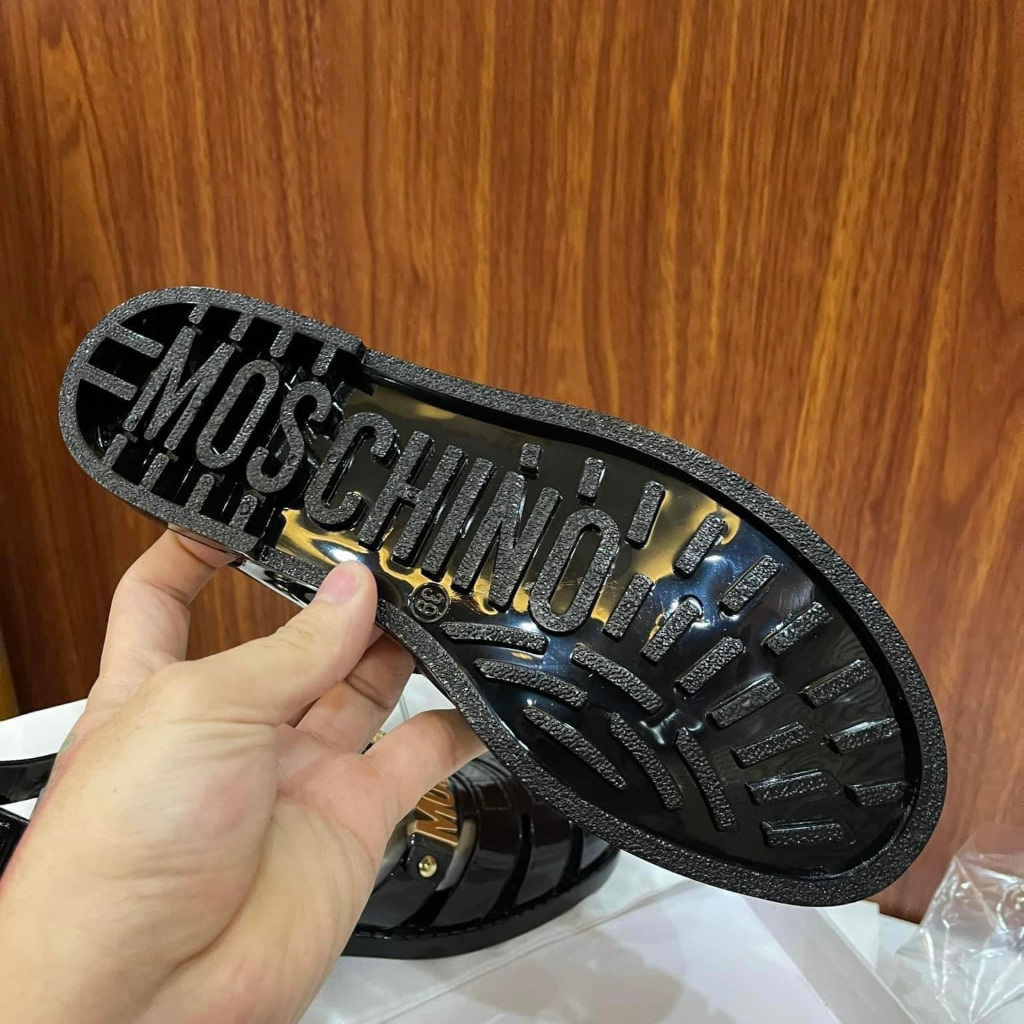 Dép Quai Sandal Moschino Màu Đen Chữ Vàng Cao Cấp