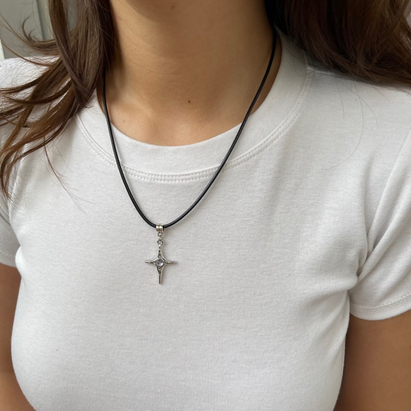 Vòng cổ dây da mặt sao chiếu lấp lánh