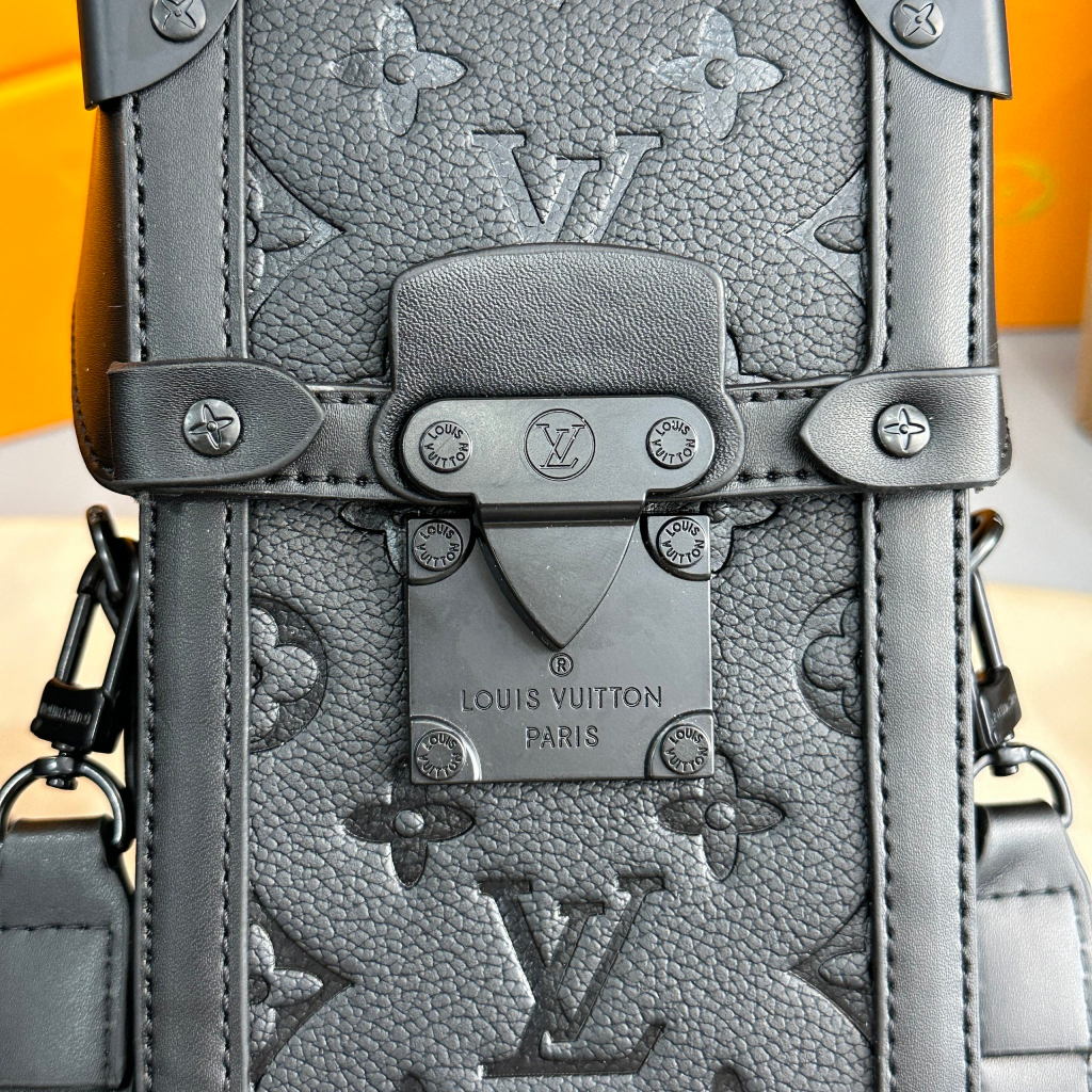 Túi hộp đeo chéo Louis vuitton Vertical Trunk mini phone vân hoa khắc 18.5x11x7.5cm fullbox bill thẻ LA on web
