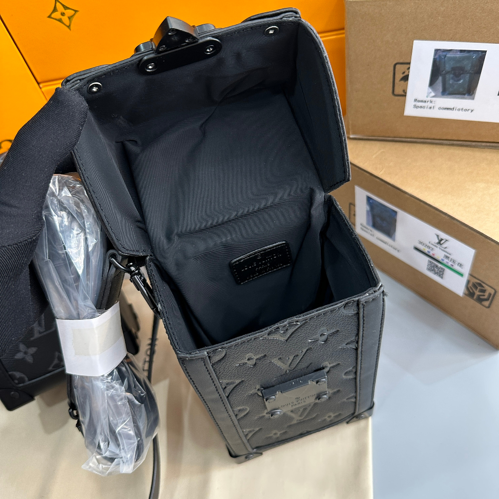 Túi hộp đeo chéo Louis vuitton Vertical Trunk mini phone vân hoa khắc 18.5x11x7.5cm fullbox bill thẻ LA on web
