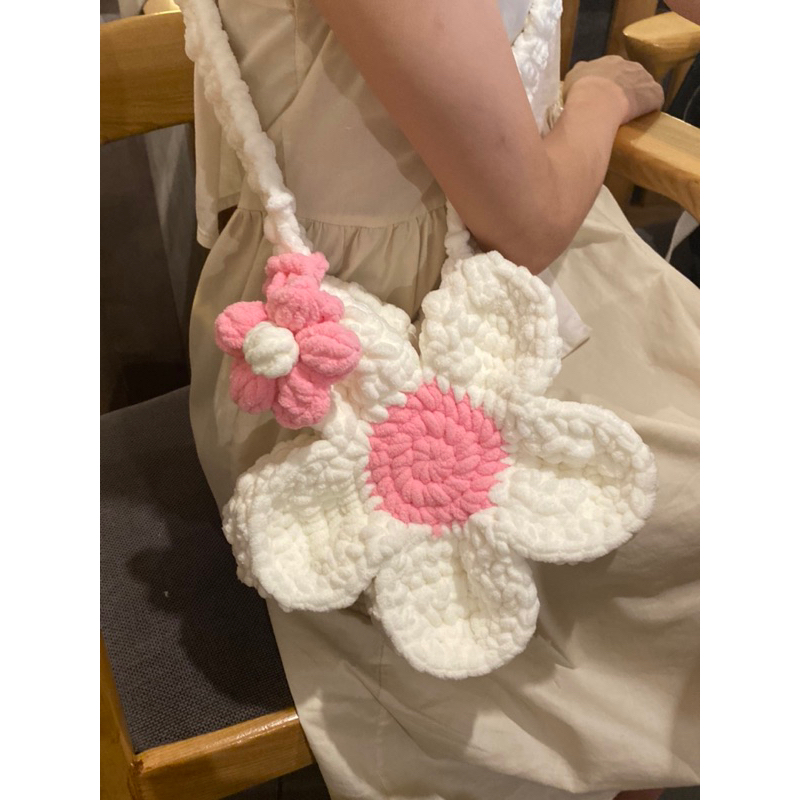 🌸 Bloom bag 🌸 - Túi đeo chéo hoa làm bằng len