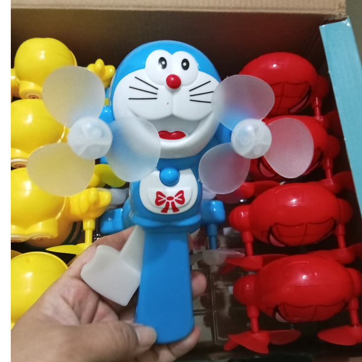 Quạt Bóp Tay Mini Hình Doremon, Mèo Kitty, Spider Man, Minions mini siêu đẹp