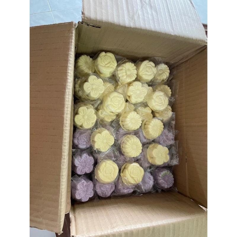 Bánh in nhân dừa non, nhân đậu xanh