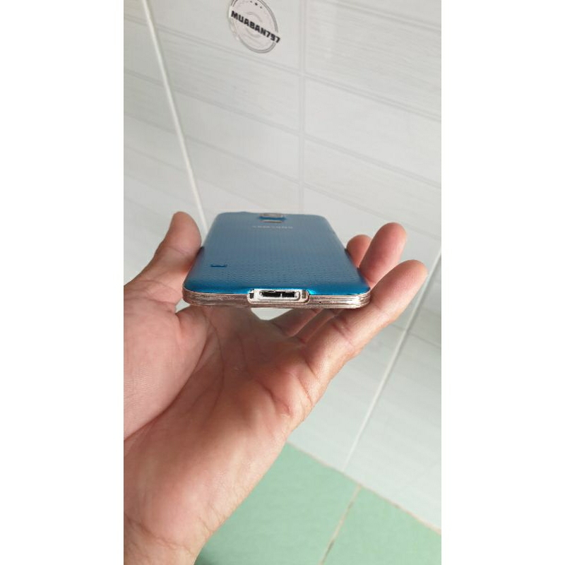 Điện thoại samsung s5 màu xanh cực kỳ đẹp