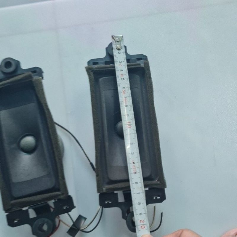 Bộ loa gồm 2 bass , 2 treble  , có tụ phân tần cho loa  treble ...