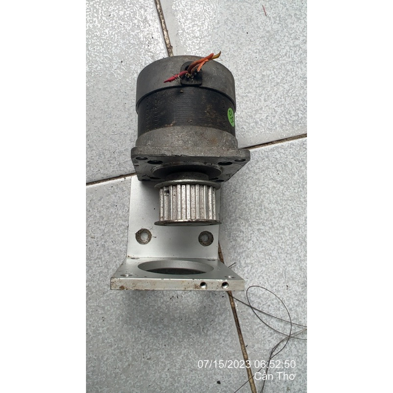 mô tơ bước Nhật bãi tháo máy loại tròn