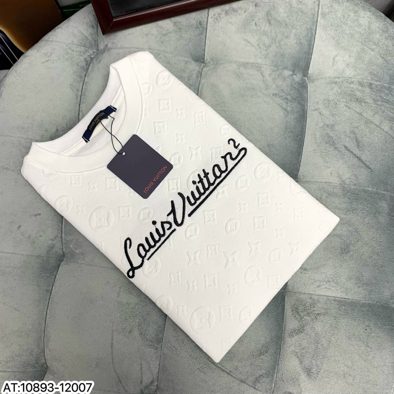 Áo phông nam cổ tròn thêu chữ nổi L.V chất xốp cotton