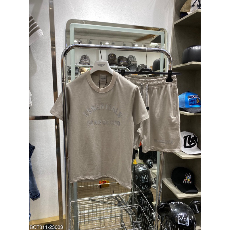 Bộ cộc Esse hoạ tiết chữ ,chất vải cotton thoáng mát ,lên fom dáng cực chất