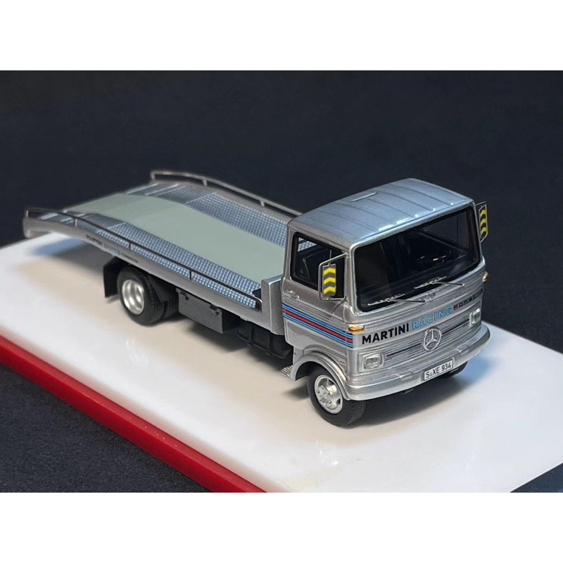 mohinhxeps-1/64_ ScaleMini 1:64 Benz LP608 resin truck car, silver color.limited to 608pcs.