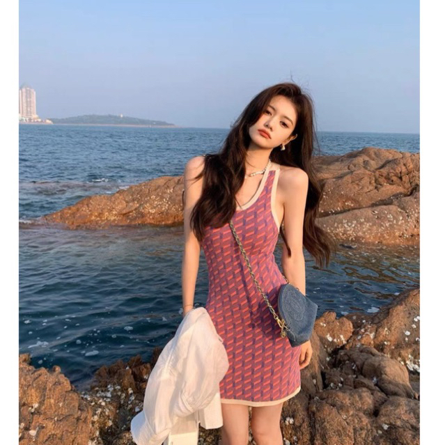 Đầm body len họa tiết phối dây chéo lưng sexy Đầm ôm body len họa tiết sát nách đan dây chéo lưng Đầm len hồng chéo lưng