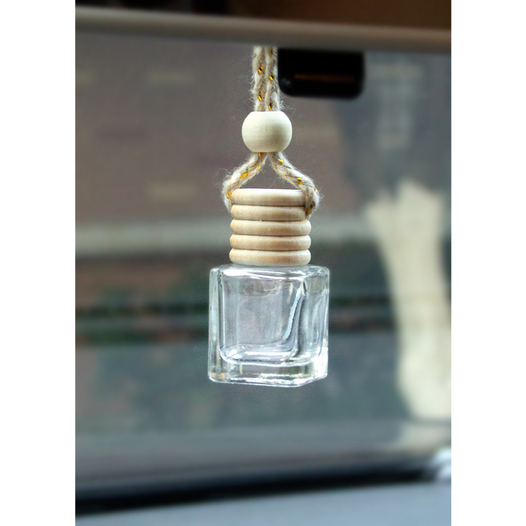 Lọ đựng tinh dầu treo xe ô tô hình vuông, sỉ lọ đựng tinh dầu treo xe ô tô | BigBuy360 - bigbuy360.vn