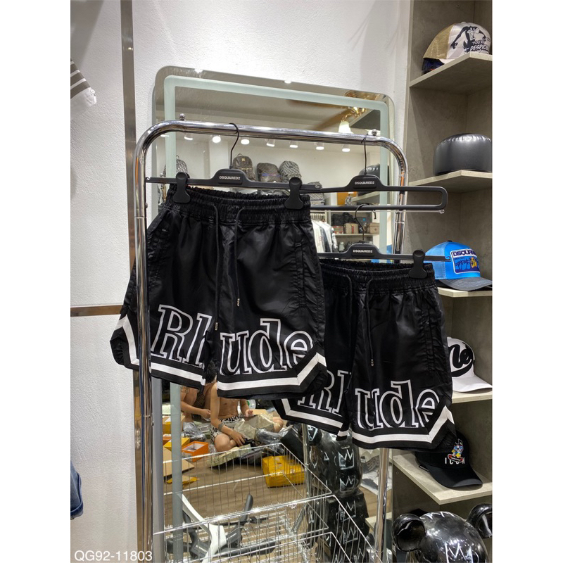 Quần gió Rhu.De fom dáng cực đẹp ,hoạ tiết viền trắng logo chữ nổi bật