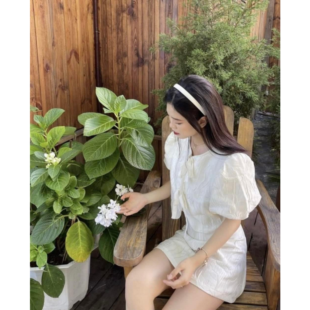 Set áo gấm dáng ngắn thắt nơ mix chân váy chữ A YURISTORE