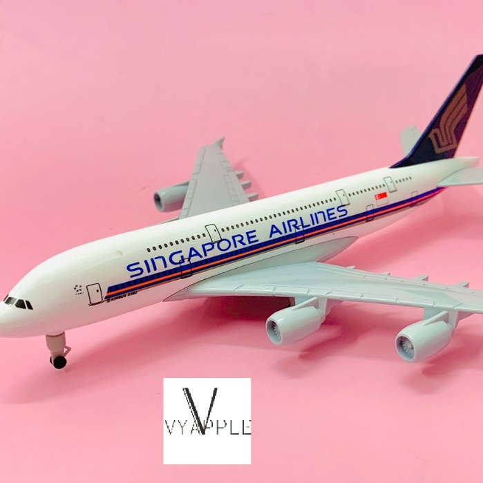 Mô hình máy bay Singapore Air Lines 20cm loại 1 có bánh xe chuẩn đẹp