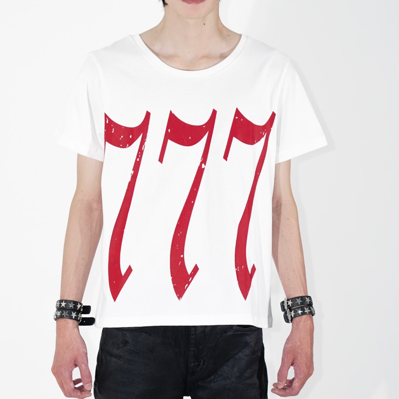 ÁO THUN CỔ RỘNG 777 CHIVALRY