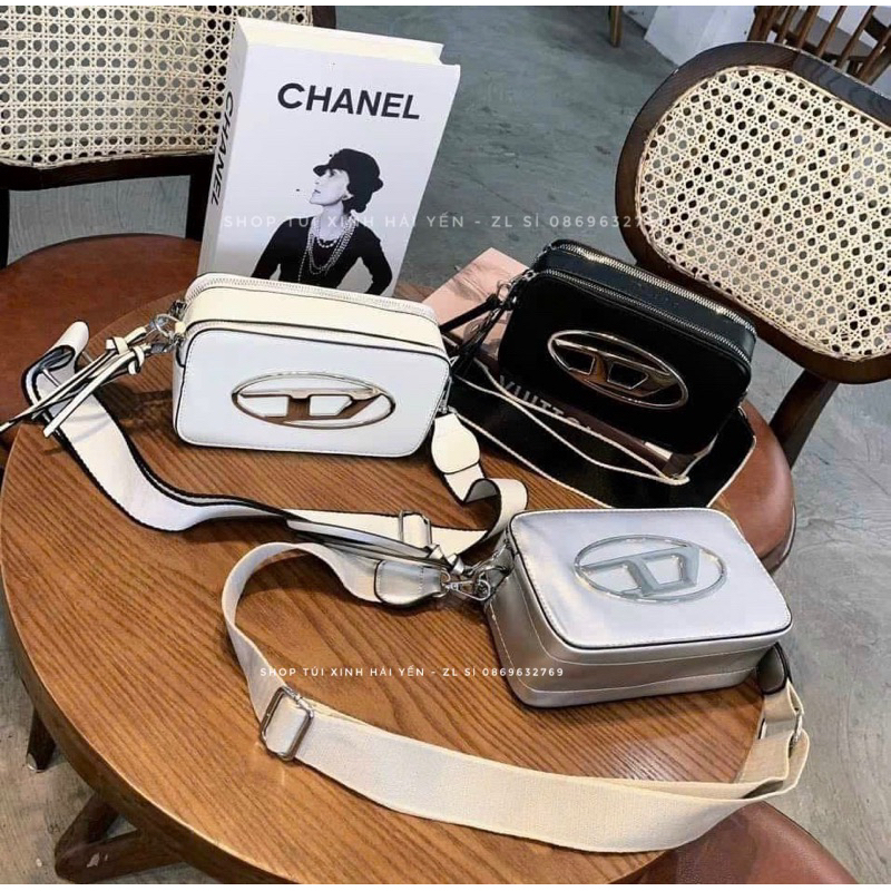 Túi đeo chéo nữ dáng hộp họa tiết chữ D phong cách Hàn Quốc