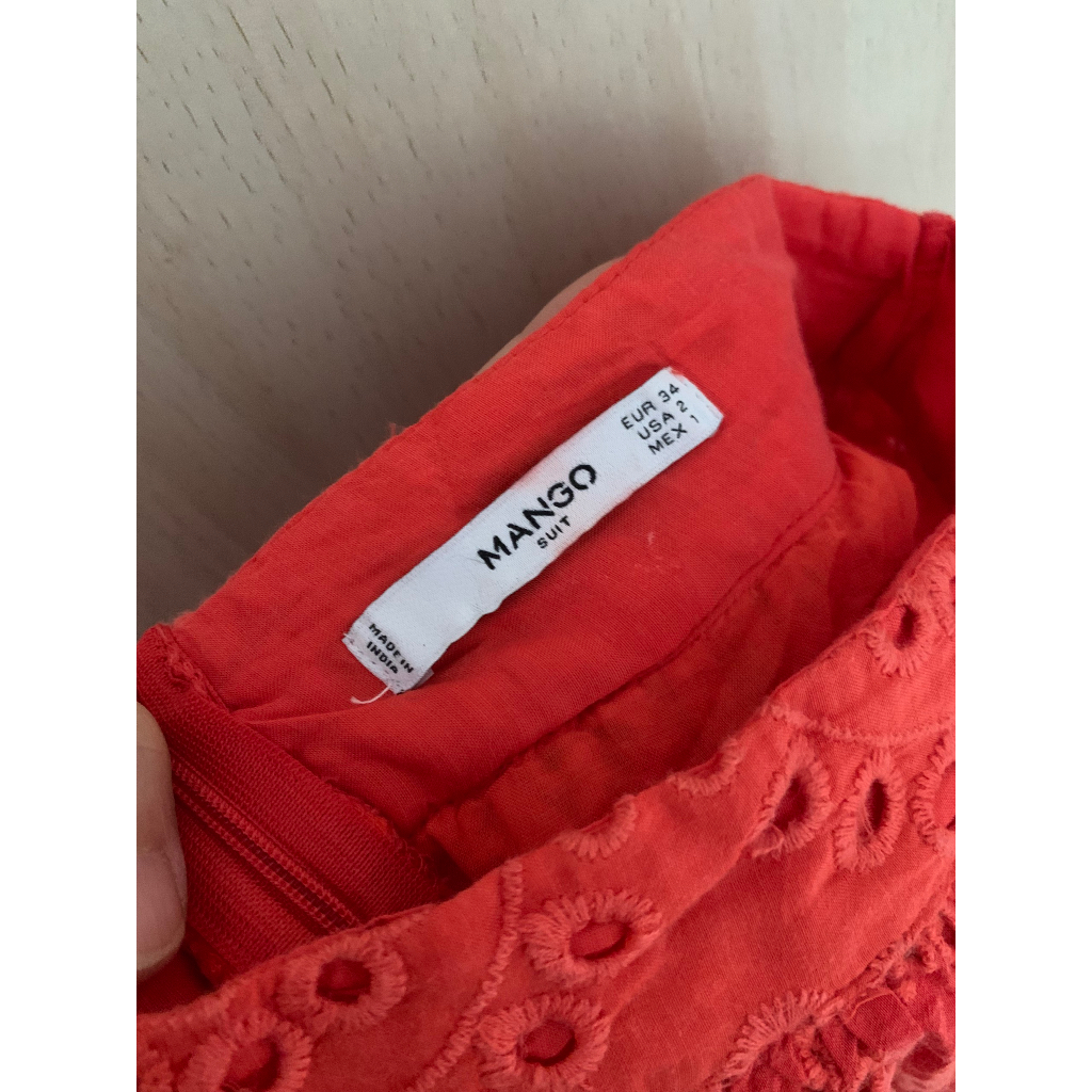 Váy xô đỏ hoa văn đục lỗ hiệu MANGO