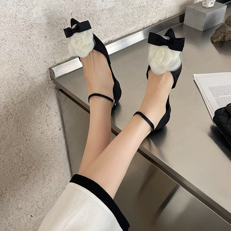 GIÀY SANDAL HOA TRÀ ĐÍNH NƠ MŨI NHỌN CAO CẤP