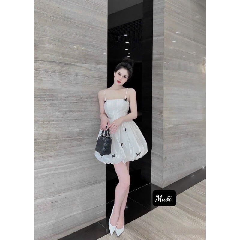 Đầm thiết kế hai dây đính bướm siêu xinh cho các nàng dự tiệc