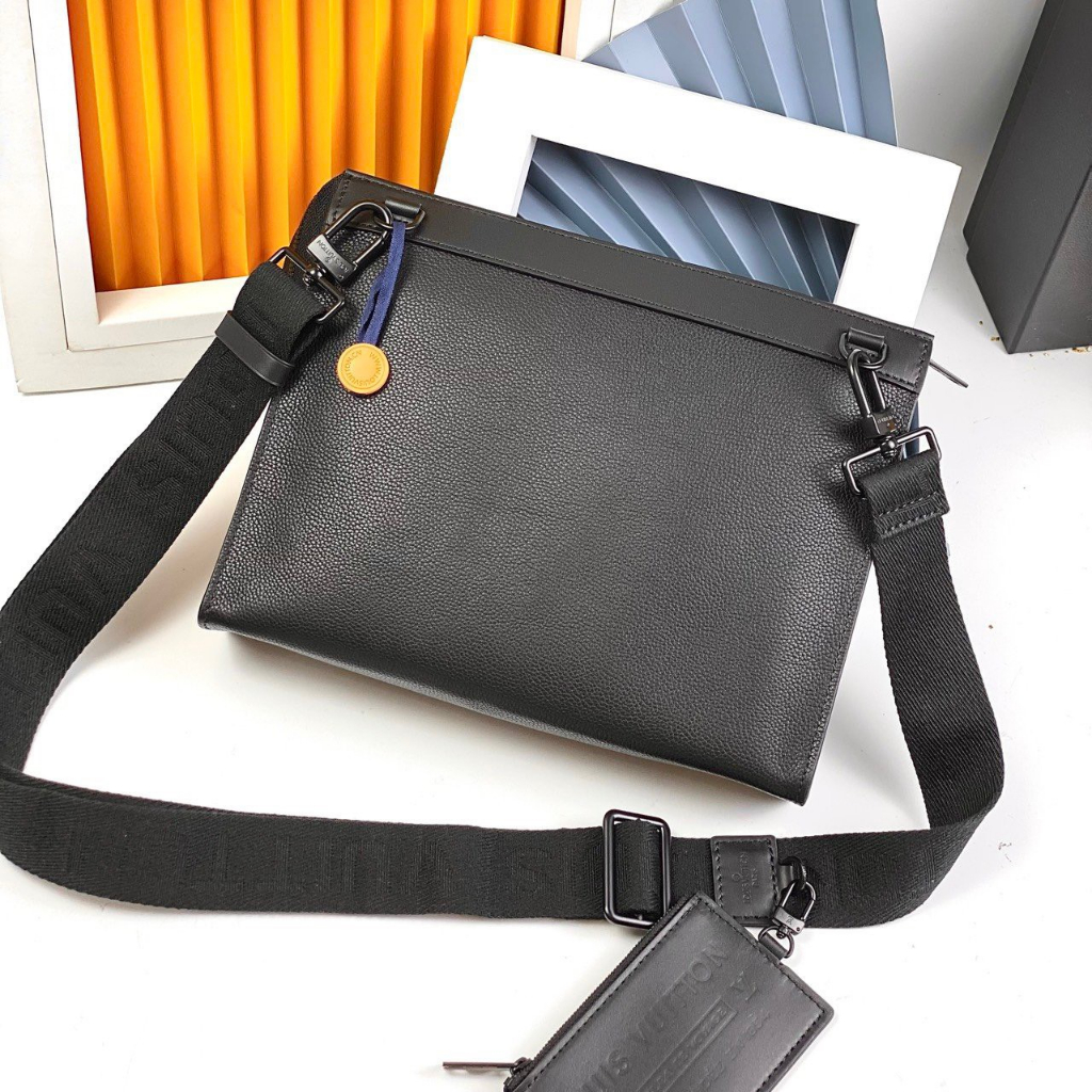 Túi đeo chéo nam Louis Vuition da bò cao cấp