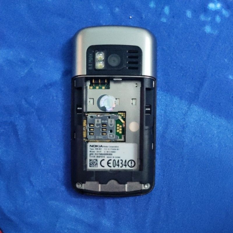 Điện thoại nokia C6-01 xác