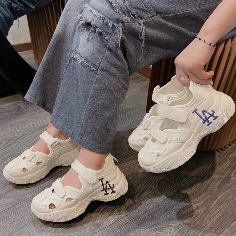 Giày sandal bata thể thao nữ basic in chữ nyia siêu hot đế cao 4cm đi êm màu trắng dể phối đồ - Letty shoes