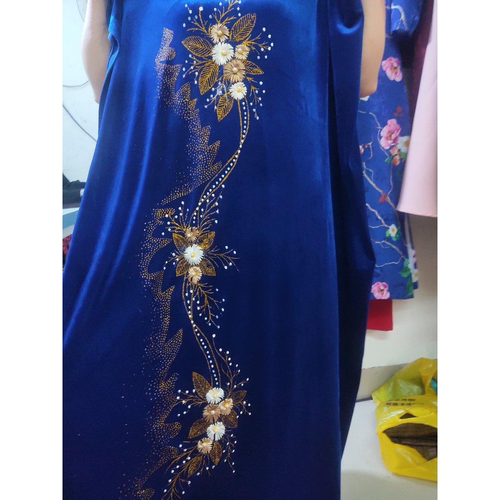 Áo dài nhung thêu thêu hoa cúc kết kim sa trung niên cổ 2cm truyền thống cho mẹ, bà sui mặc lễ tết, cưới con, đi lễ chùa