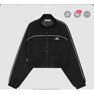 Áo khoác gió croptop logo thêu twenti