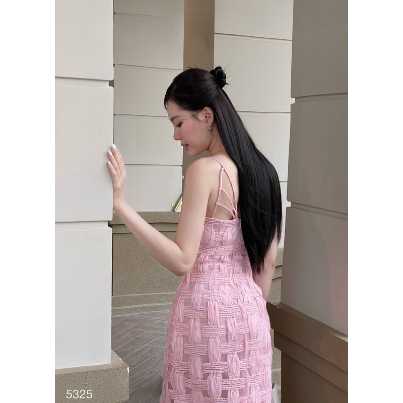 ĐẦM BODY REN NỔI CHÉO LƯNG