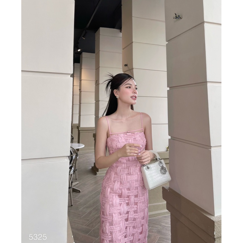 ĐẦM BODY REN NỔI CHÉO LƯNG