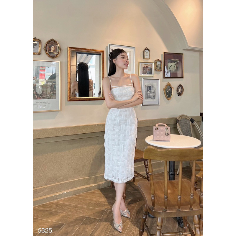 ĐẦM BODY REN NỔI CHÉO LƯNG