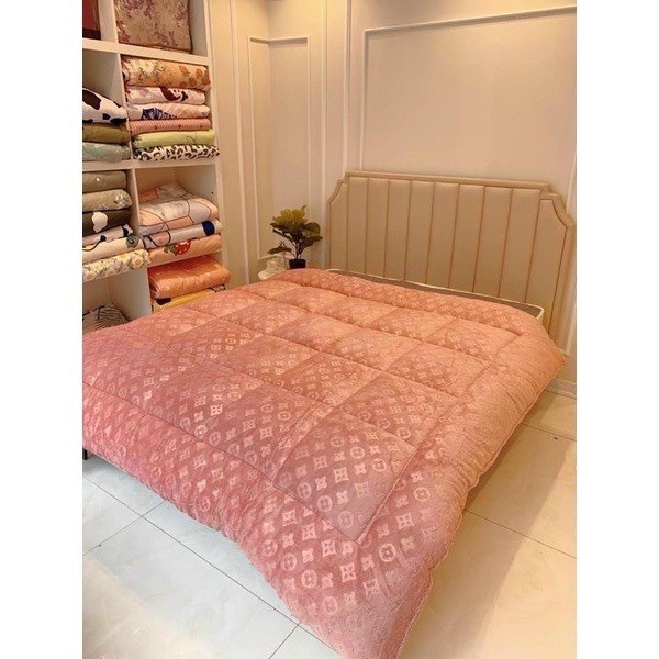 Chăn lông cừu họa tiết LV, chăn đại hàn cao cấp dày 3 lớp kích thước 2m3x2m