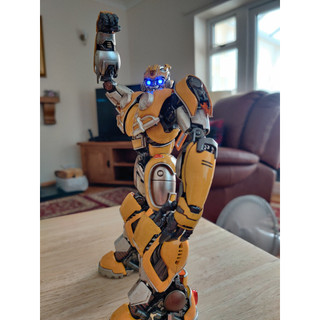Mô Hình Transformers BumbleBee 5U DLX ThreeZero 3A KO