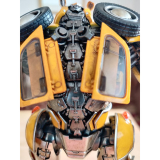 Mô Hình Transformers BumbleBee 5U DLX ThreeZero 3A KO