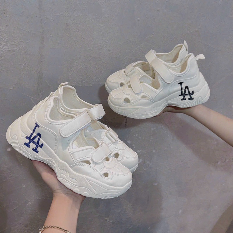 Giày sandal bata thể thao nữ basic in chữ nyia siêu hot đế cao 4cm đi êm màu trắng dể phối đồ - Letty shoes