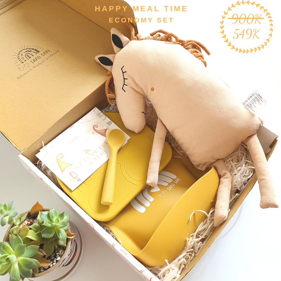 Set quà tặng đầy tháng - Happy Meal Time - Economy 4 món - khay ăn dặm chia ngăn, đế hút chân không chống đổ, yếm ăn dặm